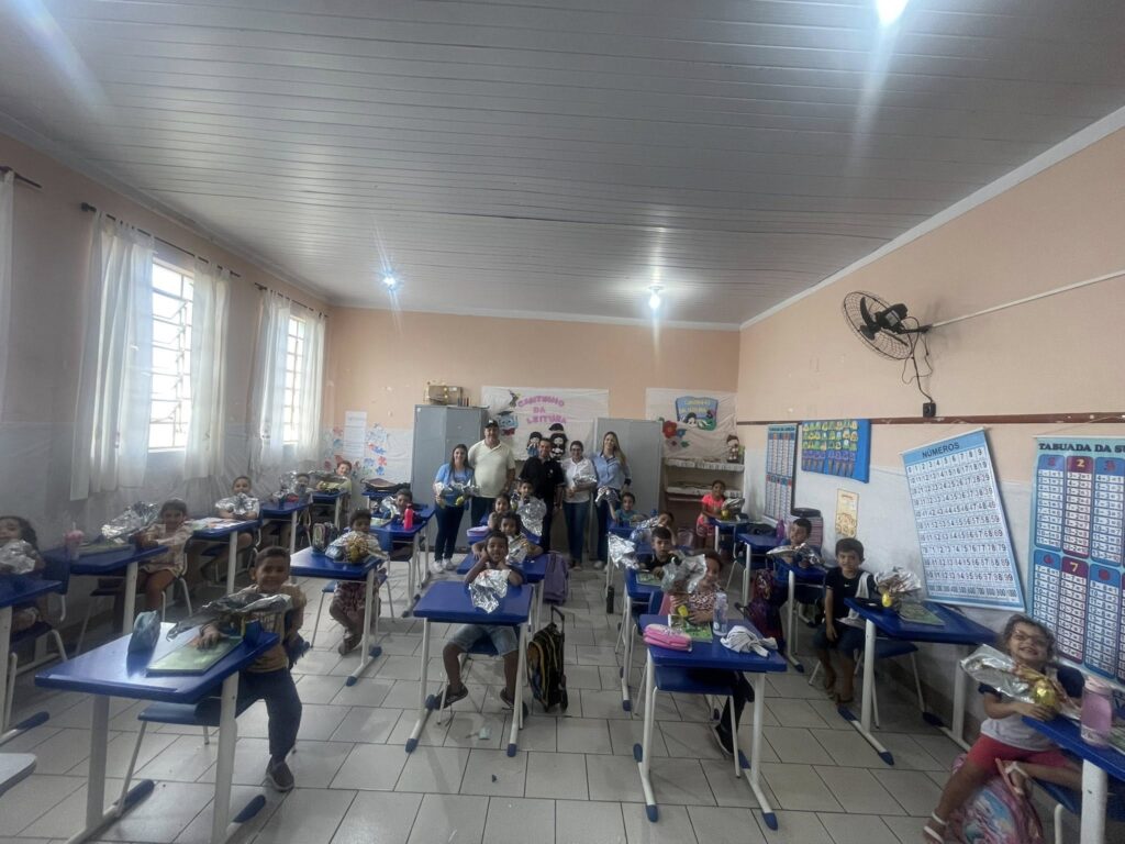Entrega de ovos de Páscoa