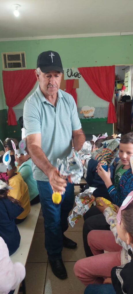 Entrega de ovos de Páscoa